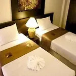 Grand Pinnacle Hotel
