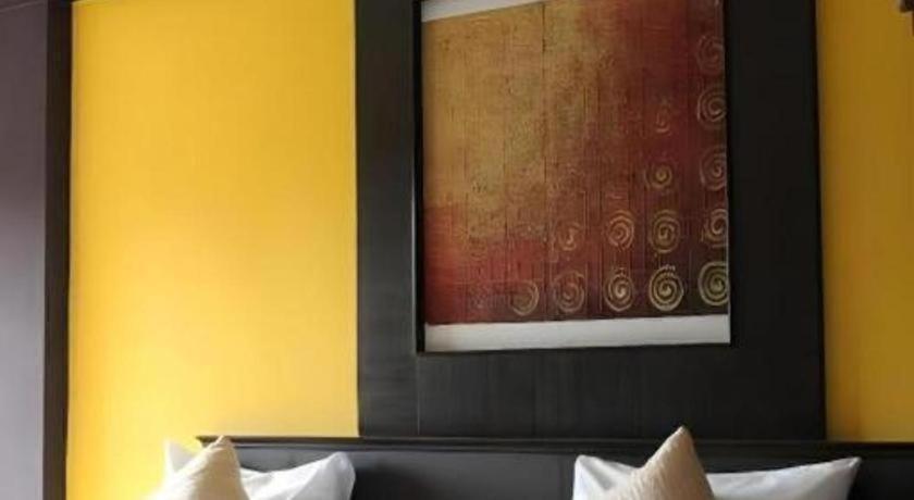 Grand Pinnacle Hotel 3*