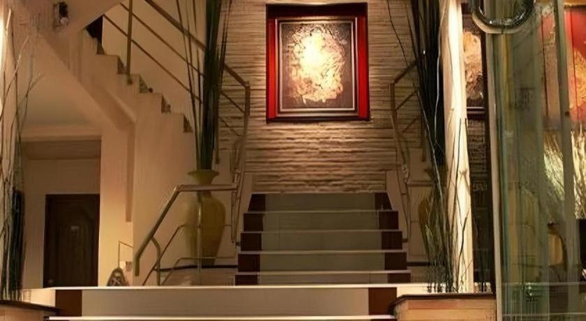 Hotel Grand Pinnacle 3*