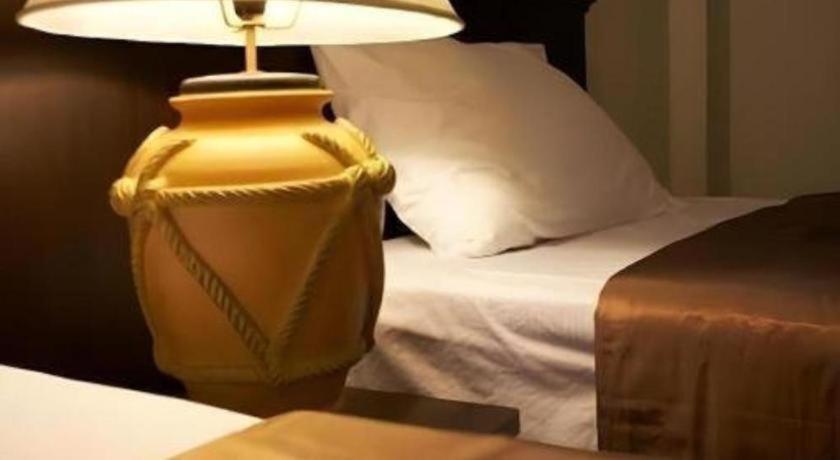 Grand Pinnacle Hotel
