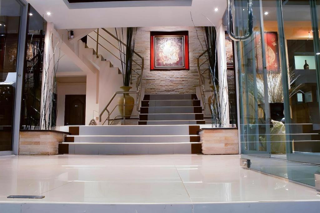 Hotel Grand Pinnacle 3*