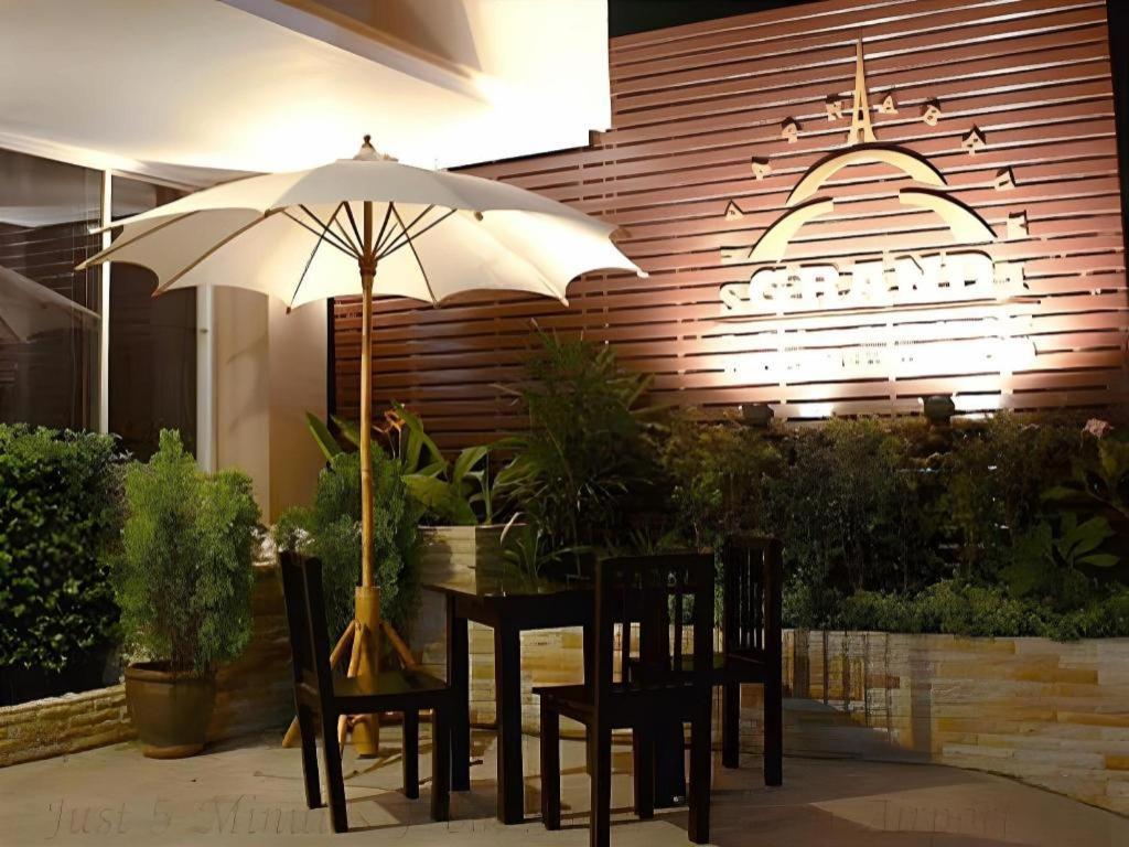 Grand Pinnacle Hotel 3*